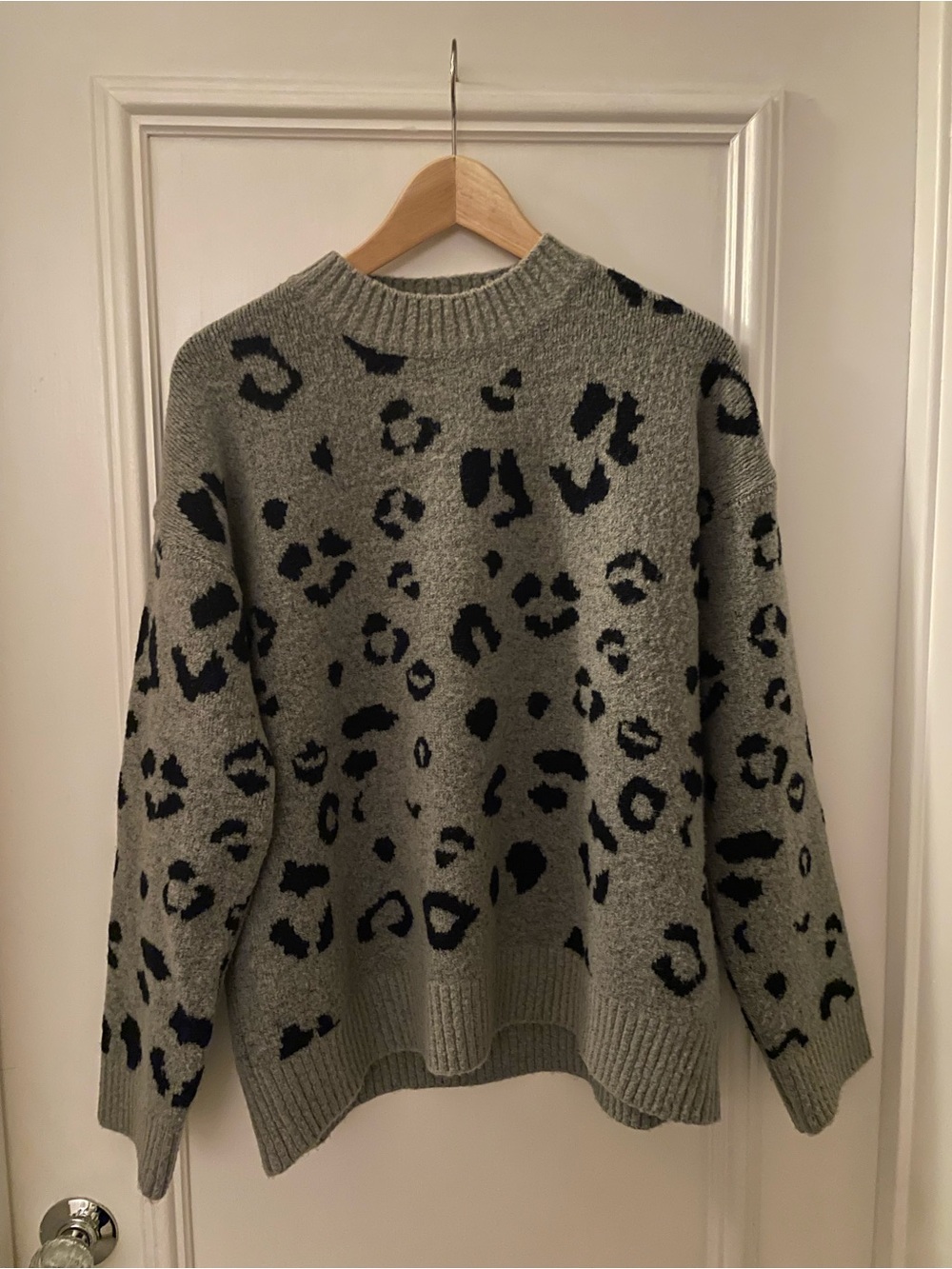 OAK + FORT Grey and Black Leopard-Print Crewneck Sweater